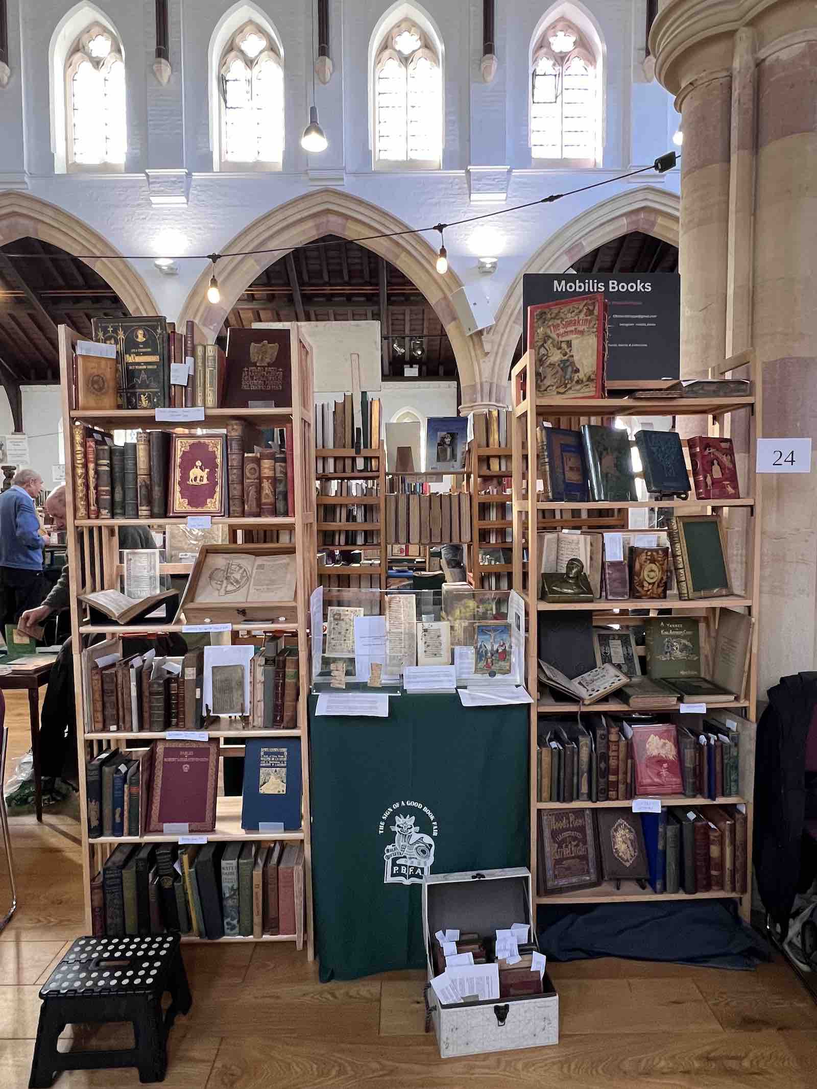 Mobilis Books at work